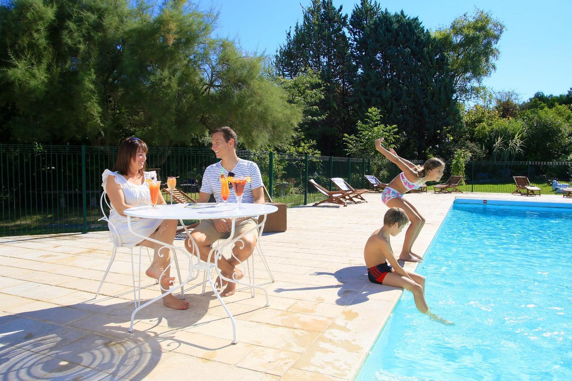 Logis Auberge Du Centre Chitenay Экстерьер фото