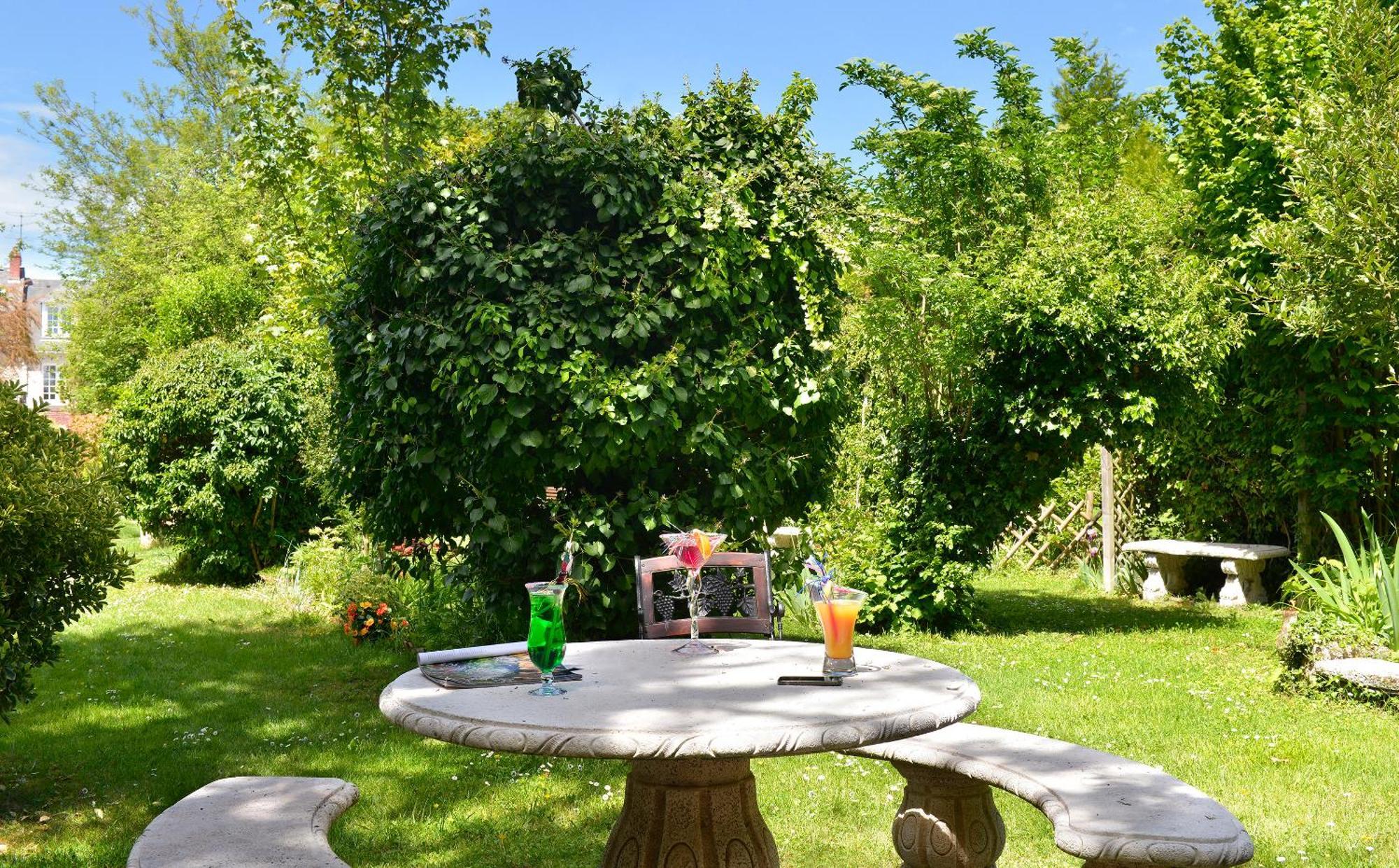 Logis Auberge Du Centre Chitenay Экстерьер фото