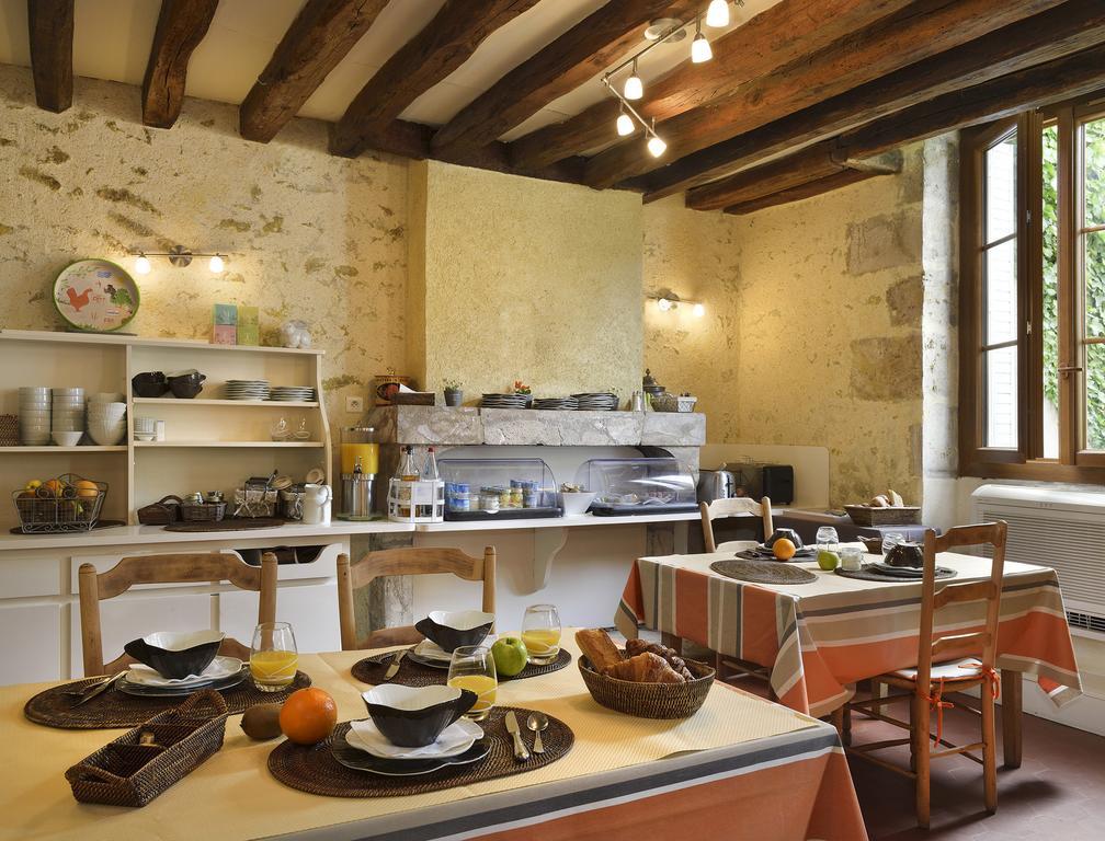 Logis Auberge Du Centre Chitenay Экстерьер фото