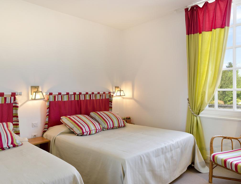 Logis Auberge Du Centre Chitenay Экстерьер фото
